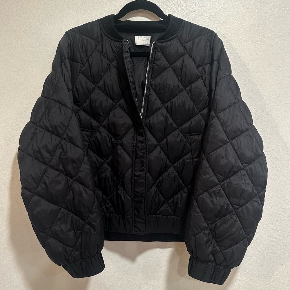 NWOT Z SUPPLY Active Reversible Quilted Bomber Jacket – Black, Size M